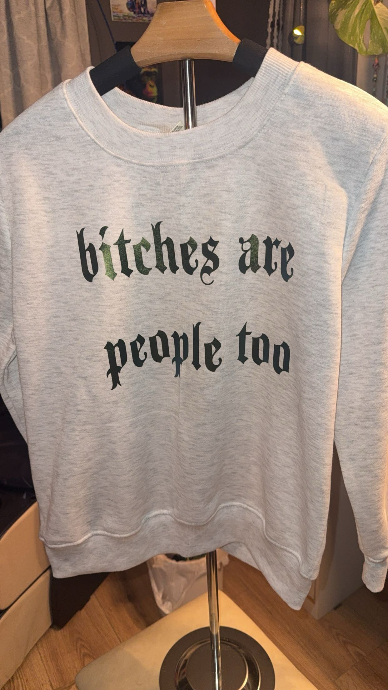 Sweatshirt